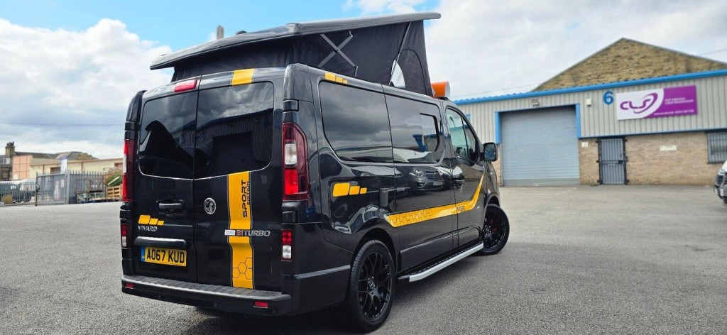 VAUXHALL VIVARO