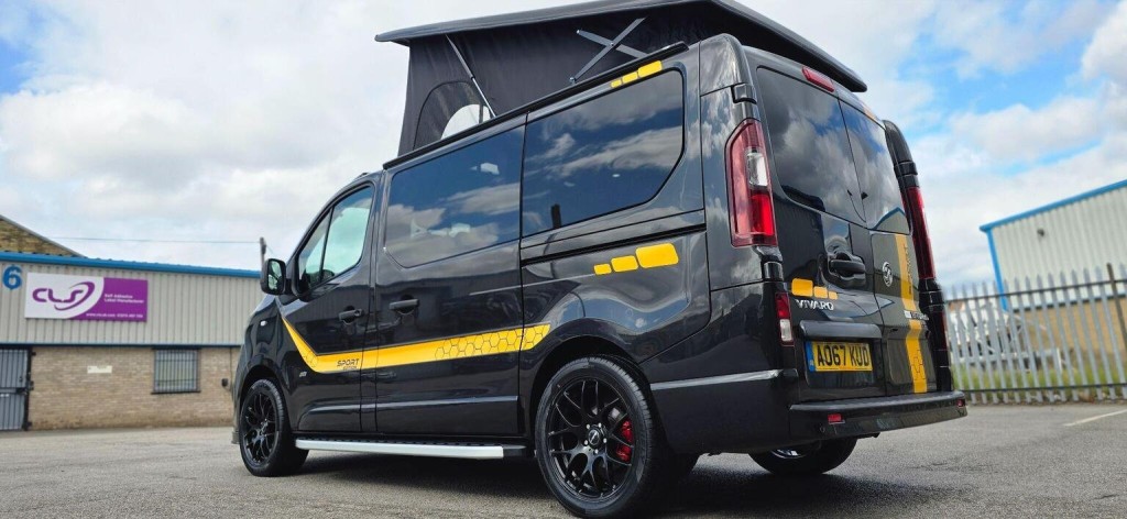 VAUXHALL VIVARO
