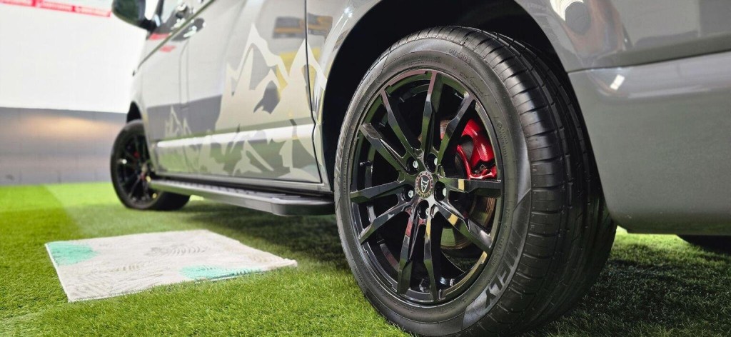 VOLKSWAGEN TRANSPORTER