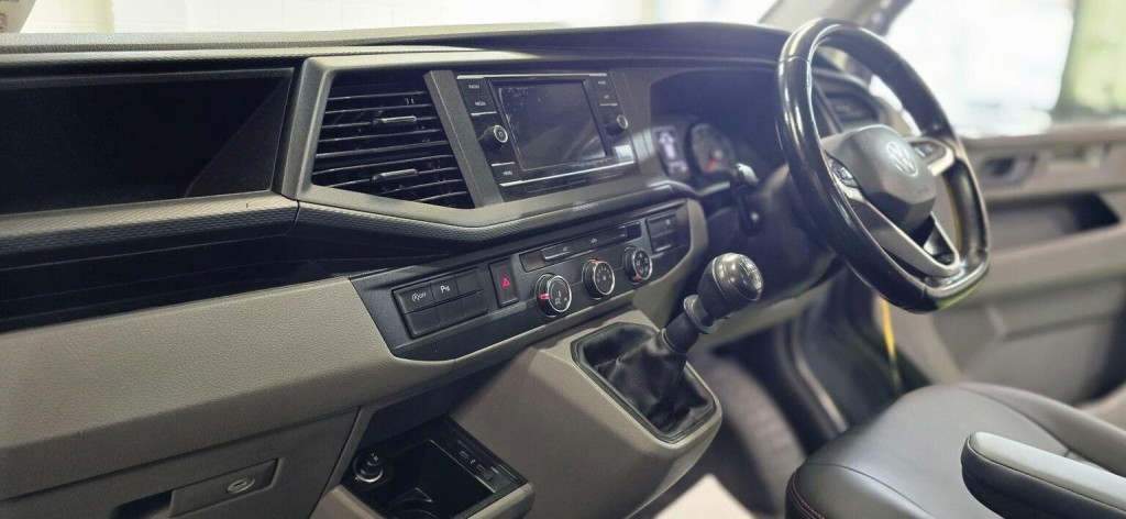 VOLKSWAGEN TRANSPORTER