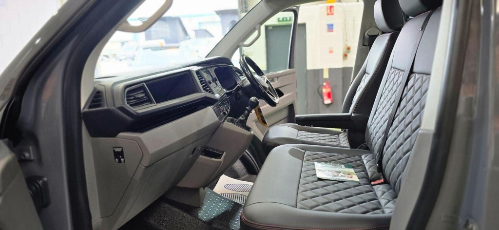 VOLKSWAGEN TRANSPORTER