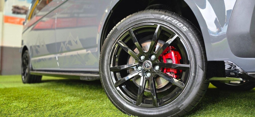 VOLKSWAGEN TRANSPORTER