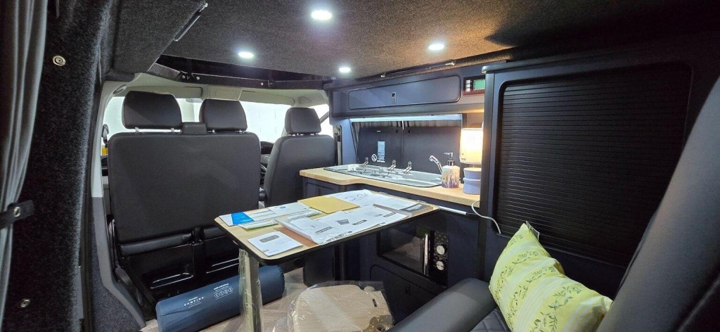 VOLKSWAGEN TRANSPORTER