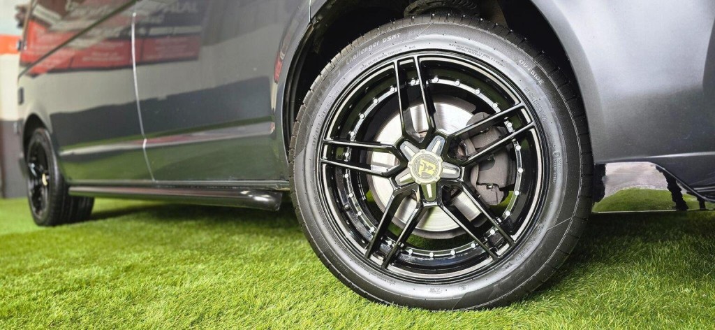 VOLKSWAGEN TRANSPORTER