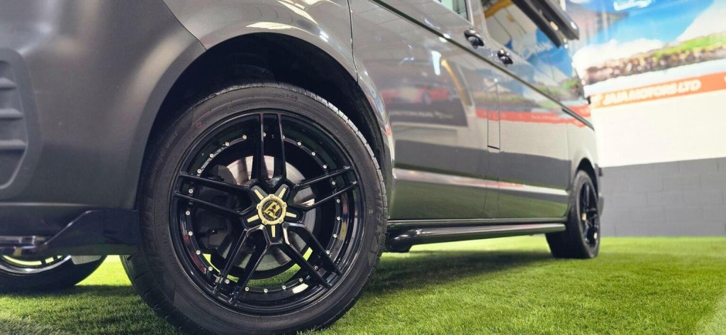 VOLKSWAGEN TRANSPORTER