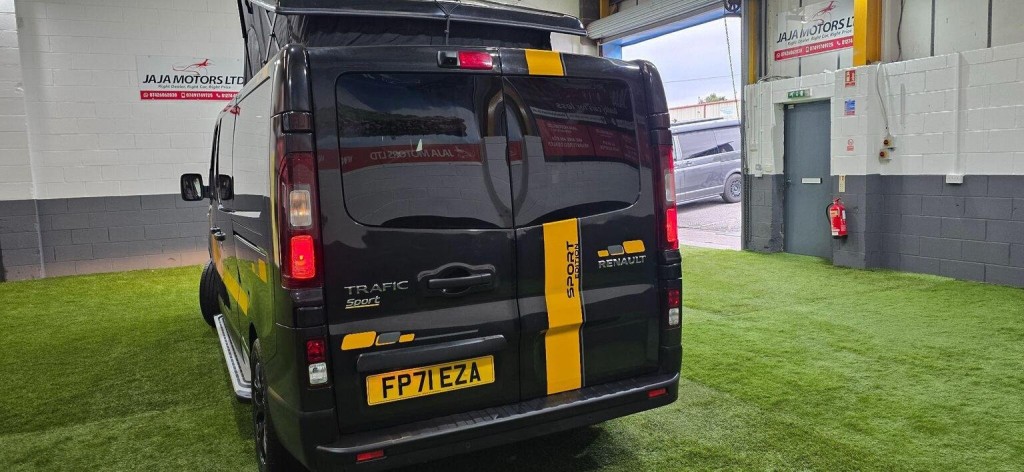 RENAULT TRAFIC