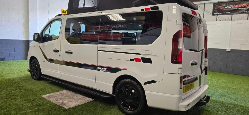 VAUXHALL VIVARO