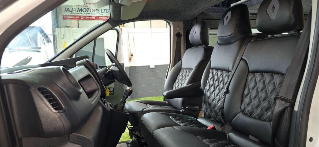 RENAULT TRAFIC