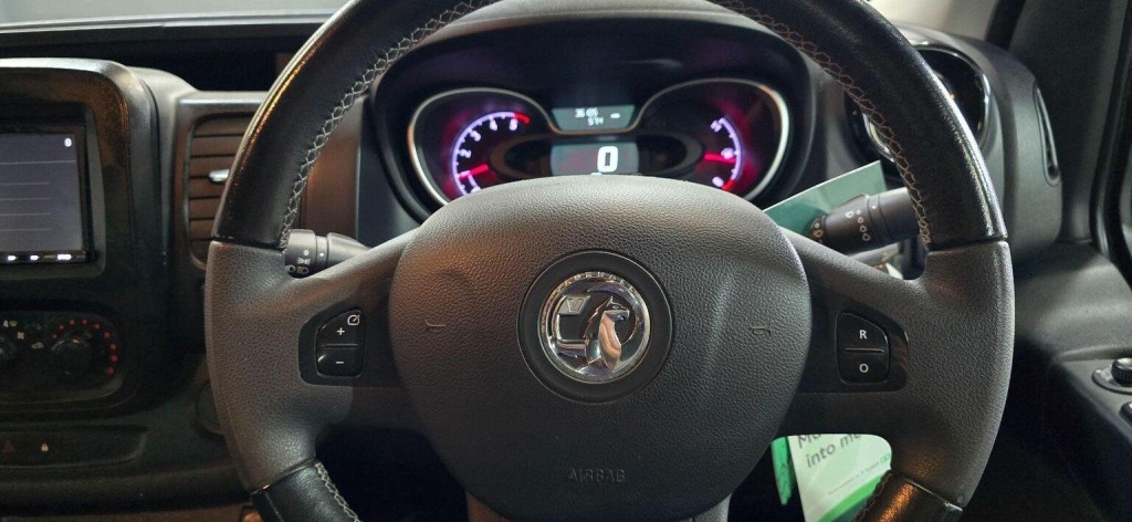 VAUXHALL VIVARO