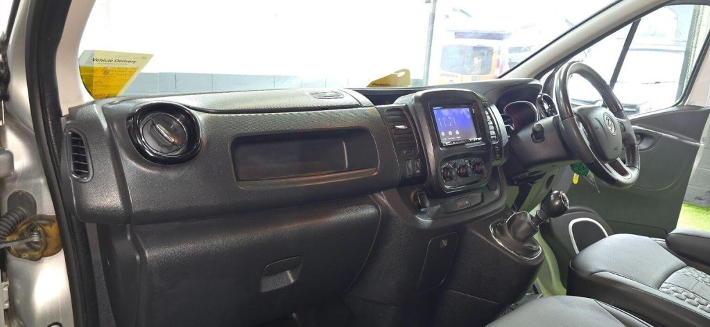 VAUXHALL VIVARO