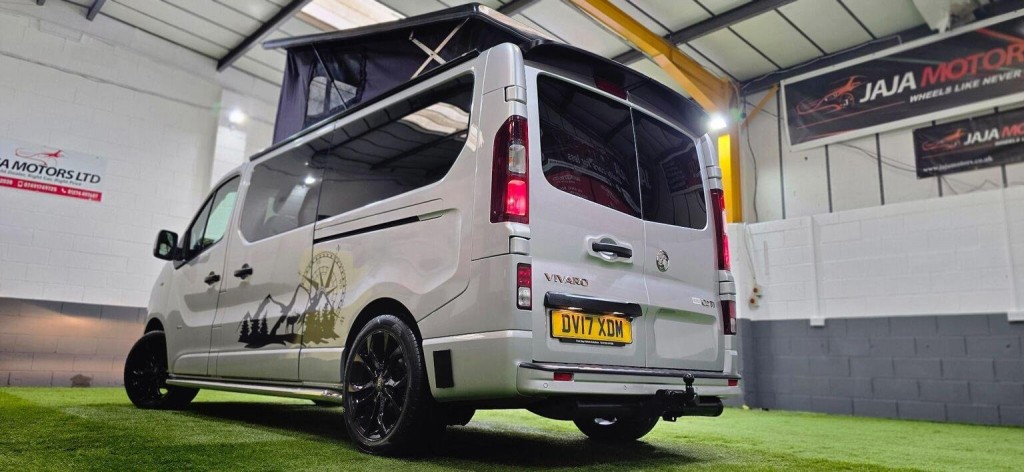 VAUXHALL VIVARO