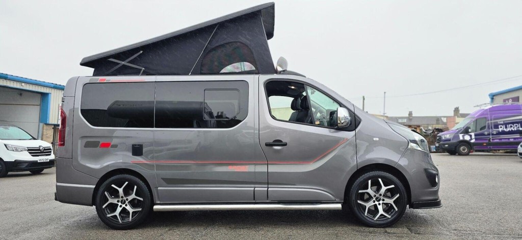 VAUXHALL VIVARO