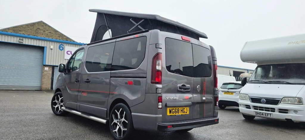 VAUXHALL VIVARO
