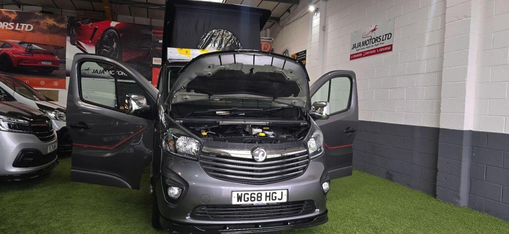 VAUXHALL VIVARO