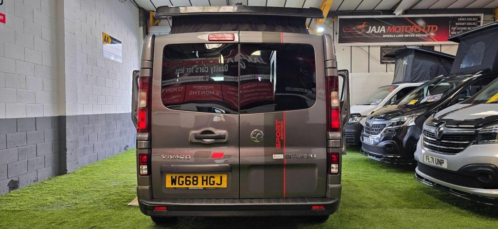VAUXHALL VIVARO