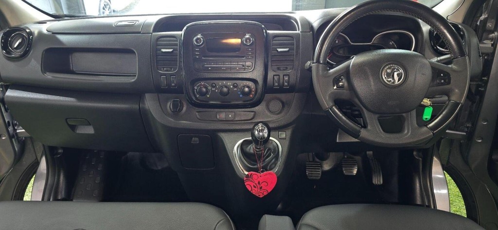 VAUXHALL VIVARO