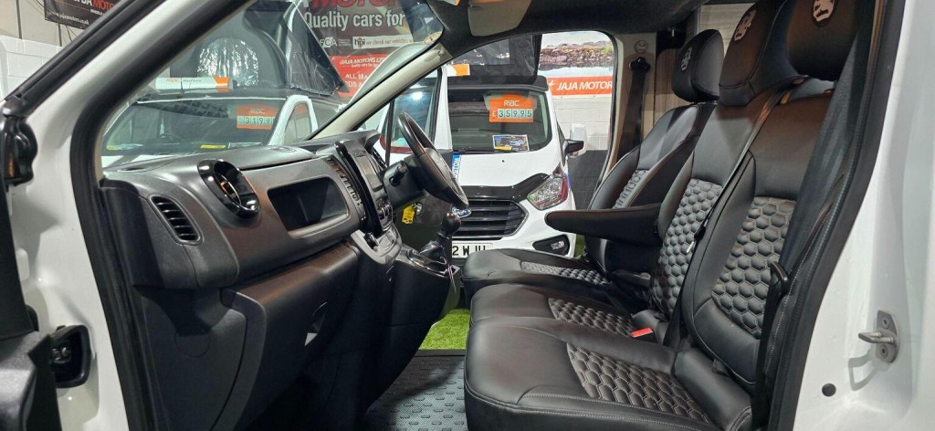 VAUXHALL VIVARO