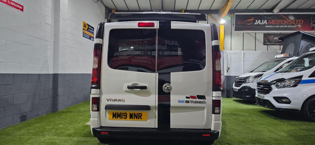 VAUXHALL VIVARO