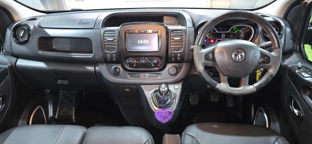 VAUXHALL VIVARO