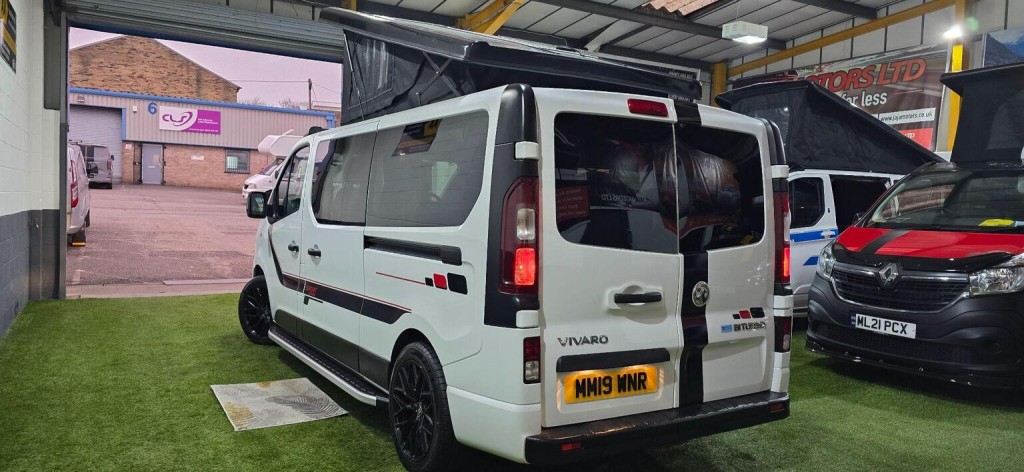 VAUXHALL VIVARO
