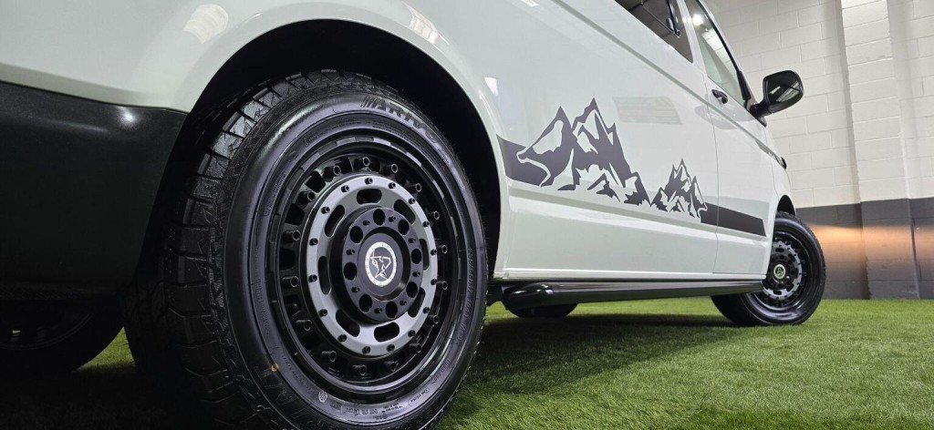 VOLKSWAGEN TRANSPORTER