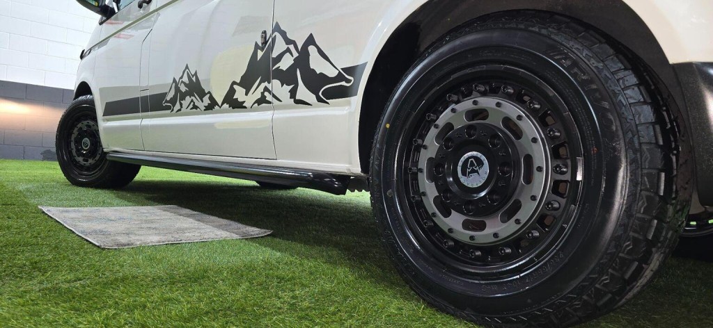 VOLKSWAGEN TRANSPORTER