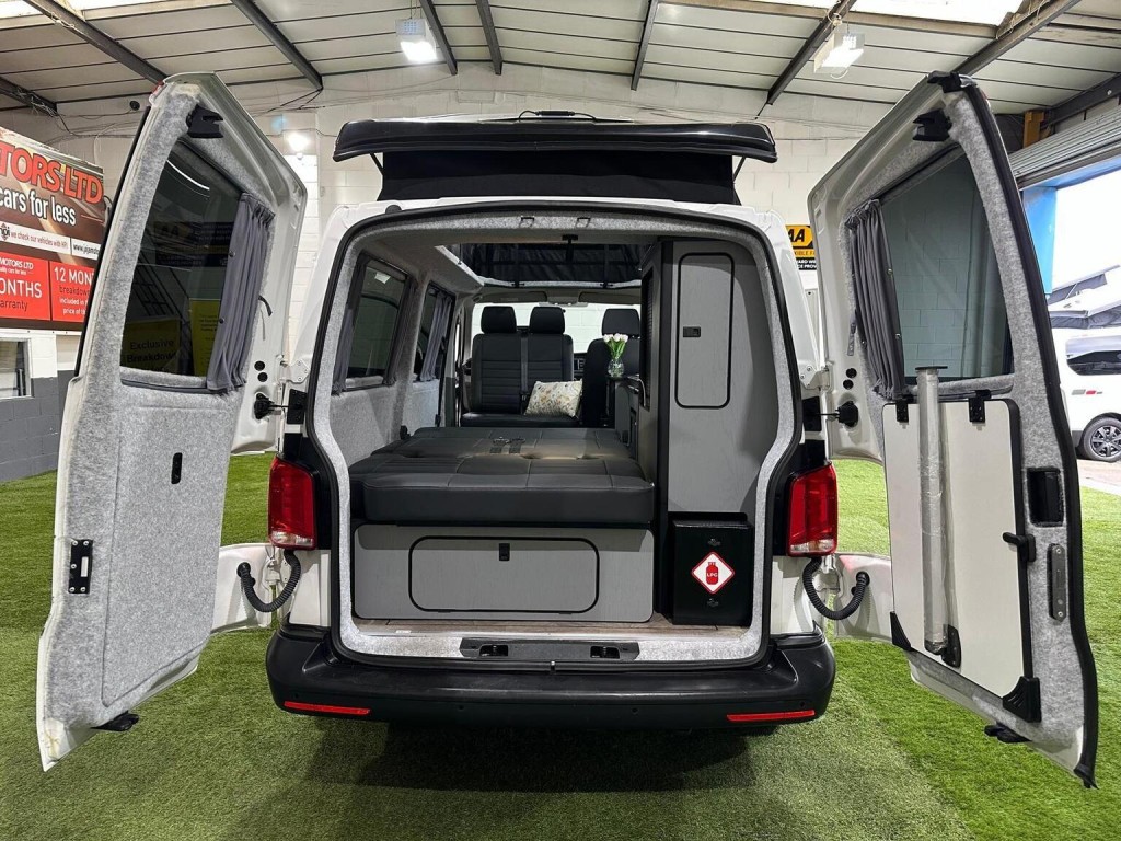 VOLKSWAGEN TRANSPORTER