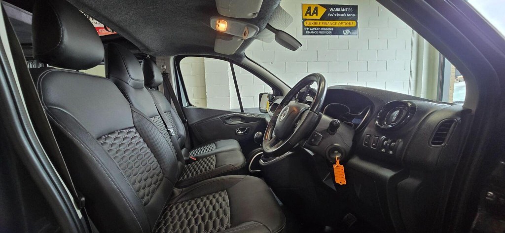 VAUXHALL VIVARO