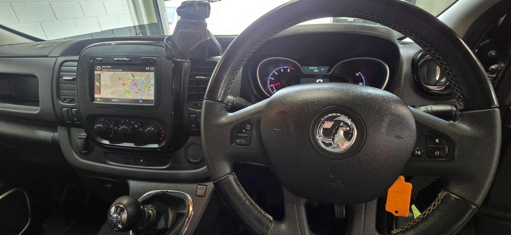 VAUXHALL VIVARO
