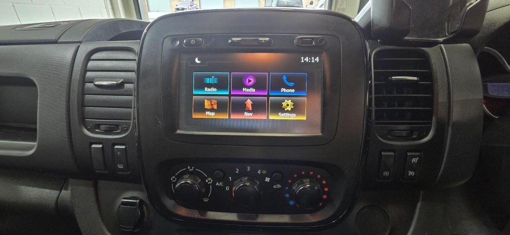 VAUXHALL VIVARO