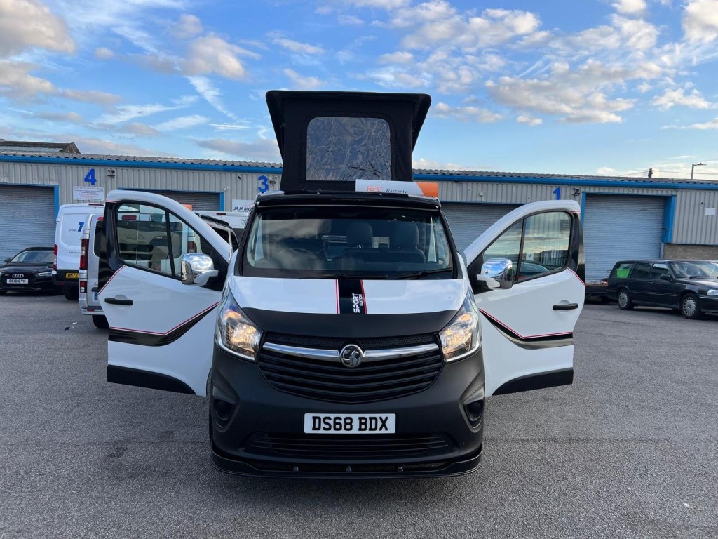 VAUXHALL VIVARO