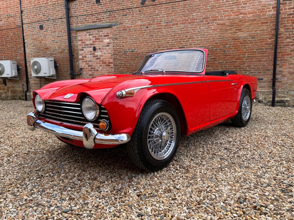 TRIUMPH TR5