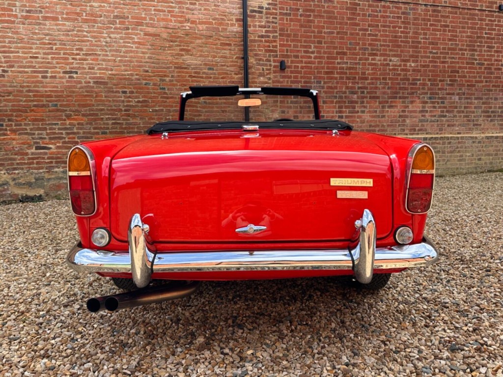 TRIUMPH TR5