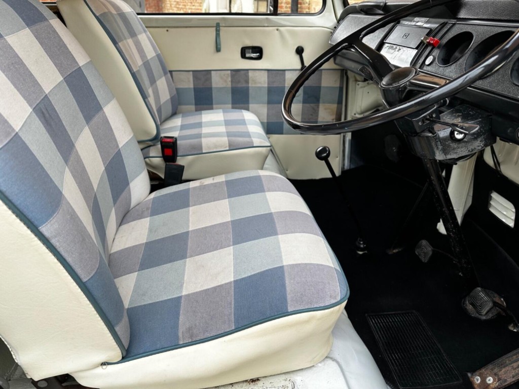VOLKSWAGEN CAMPERVAN
