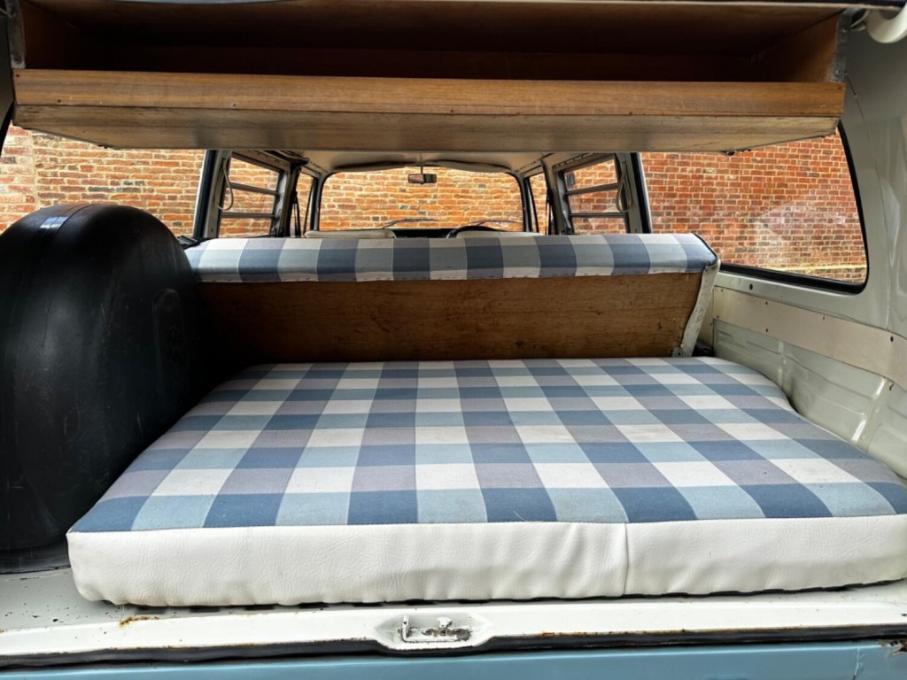 VOLKSWAGEN CAMPERVAN