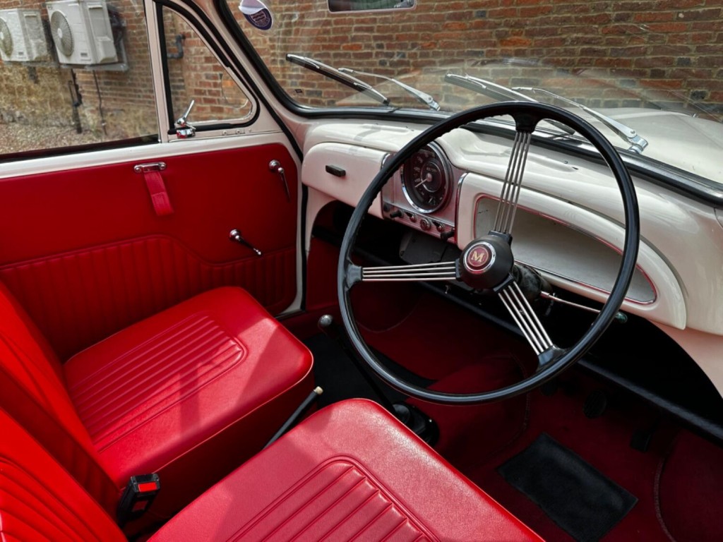MORRIS MINOR