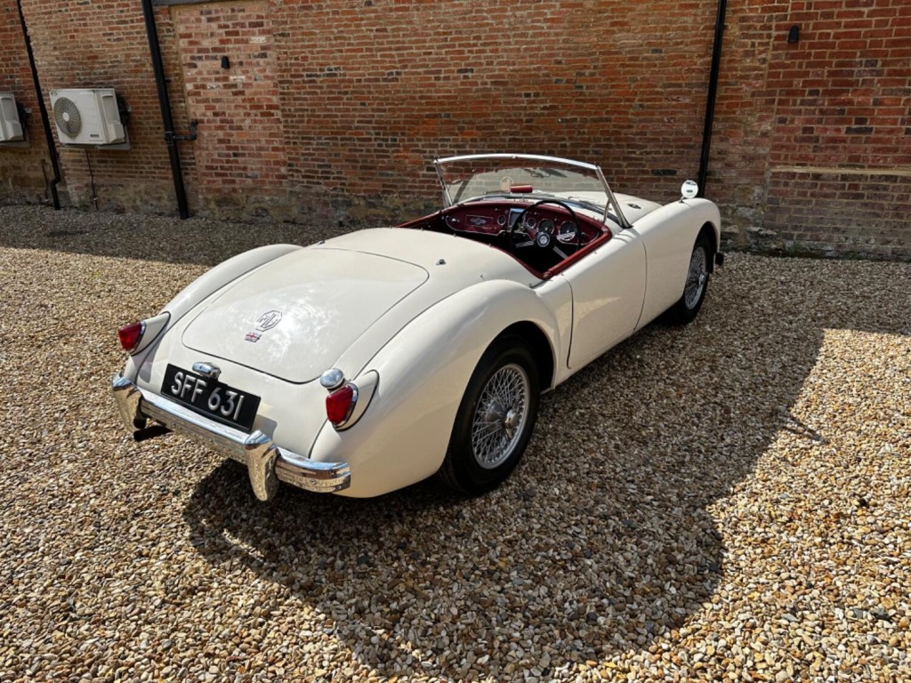 MG MGA