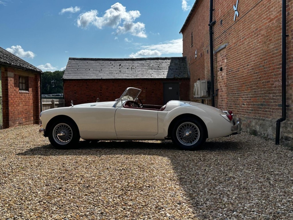 MG MGA