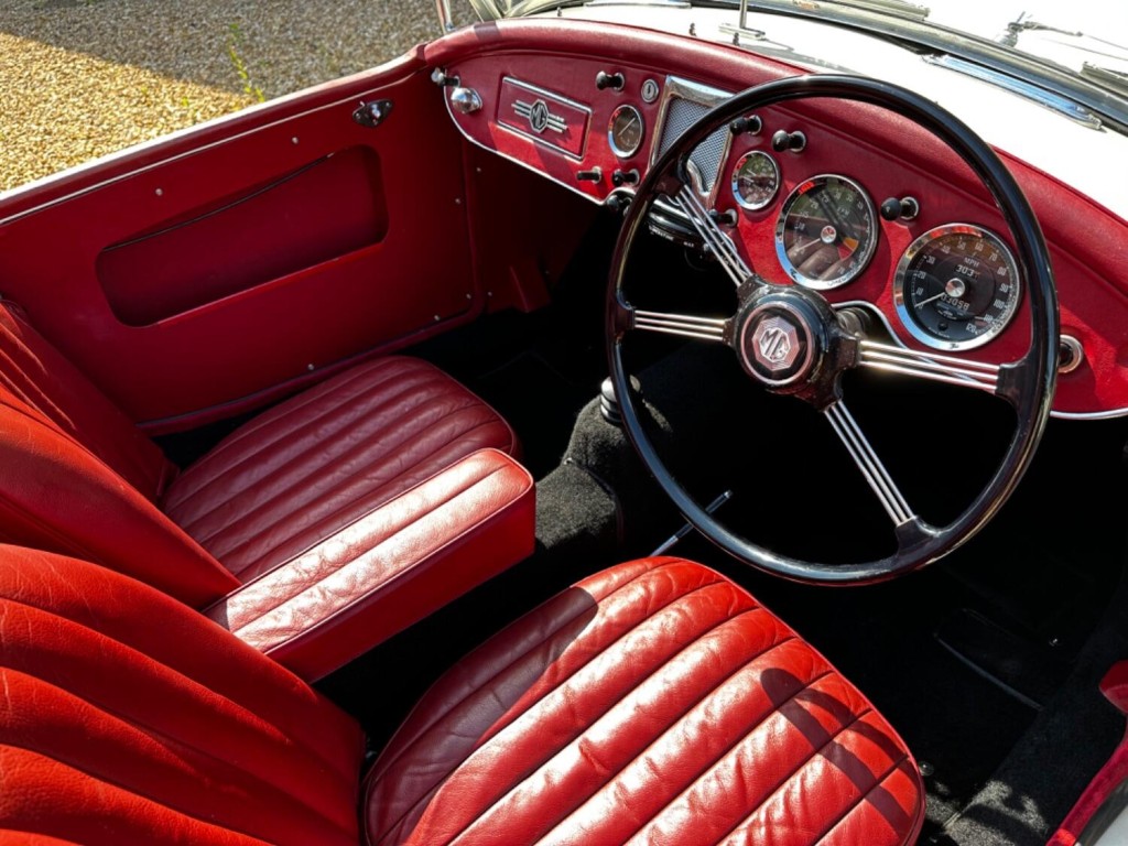 MG MGA