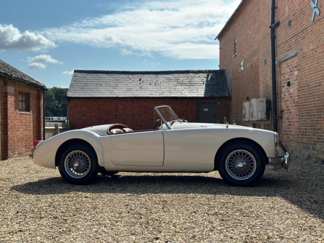 MG MGA