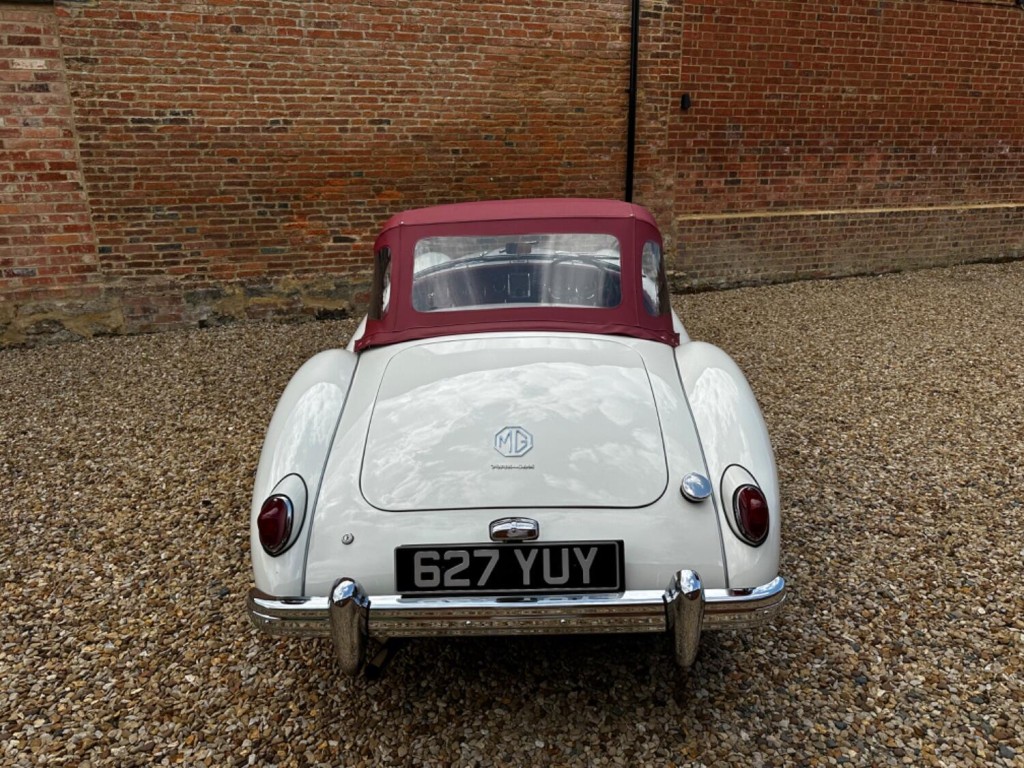 MG MGA