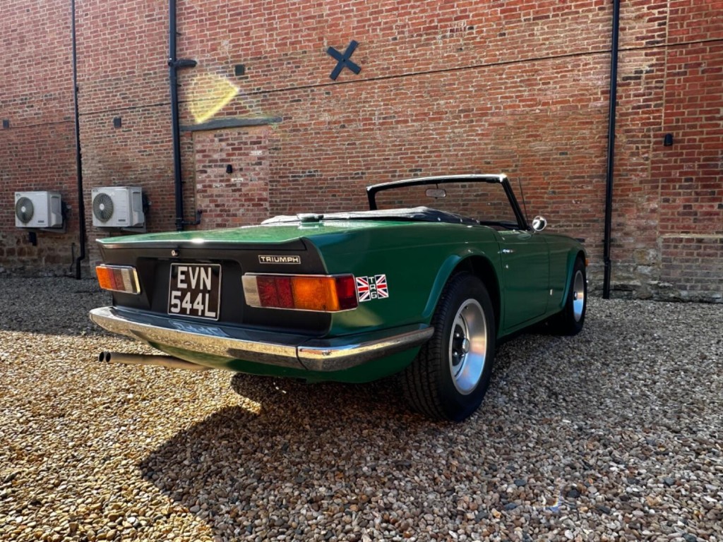 TRIUMPH TR6