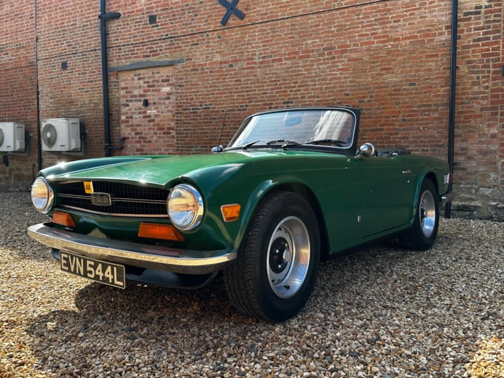 TRIUMPH TR6