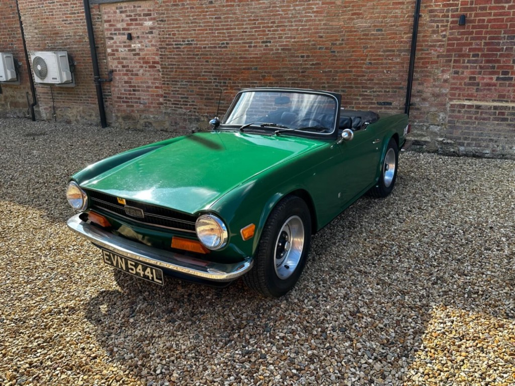 TRIUMPH TR6