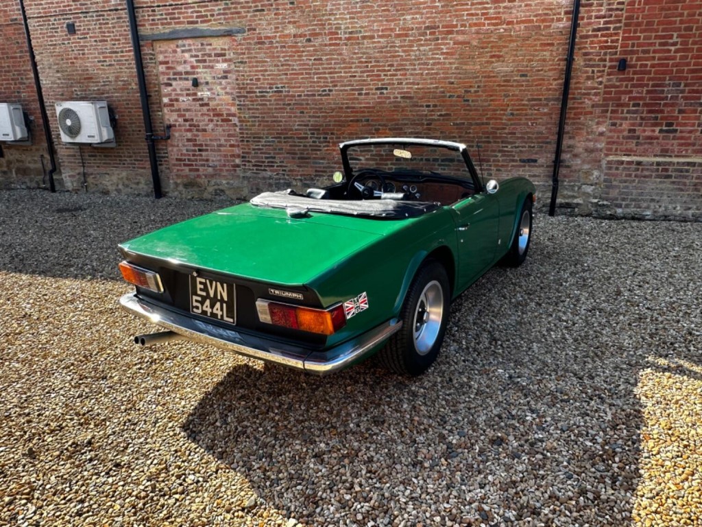 TRIUMPH TR6
