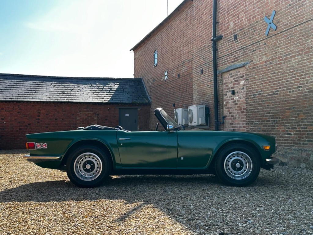 TRIUMPH TR6