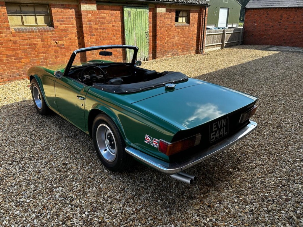 TRIUMPH TR6