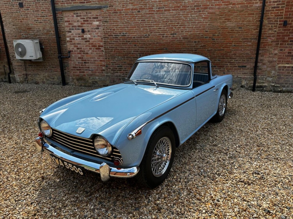 TRIUMPH TR5