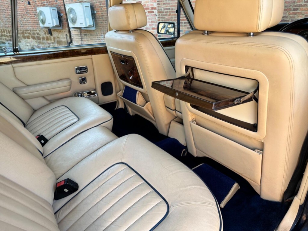 ROLLS-ROYCE SILVER SPIRIT