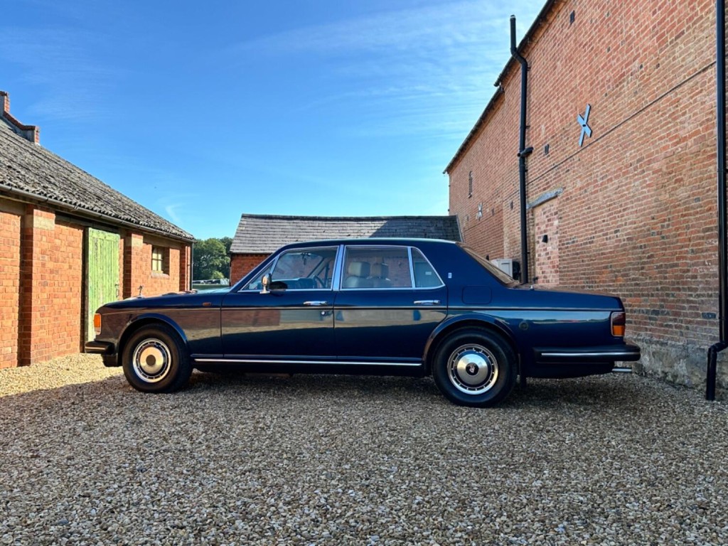 ROLLS-ROYCE SILVER SPIRIT